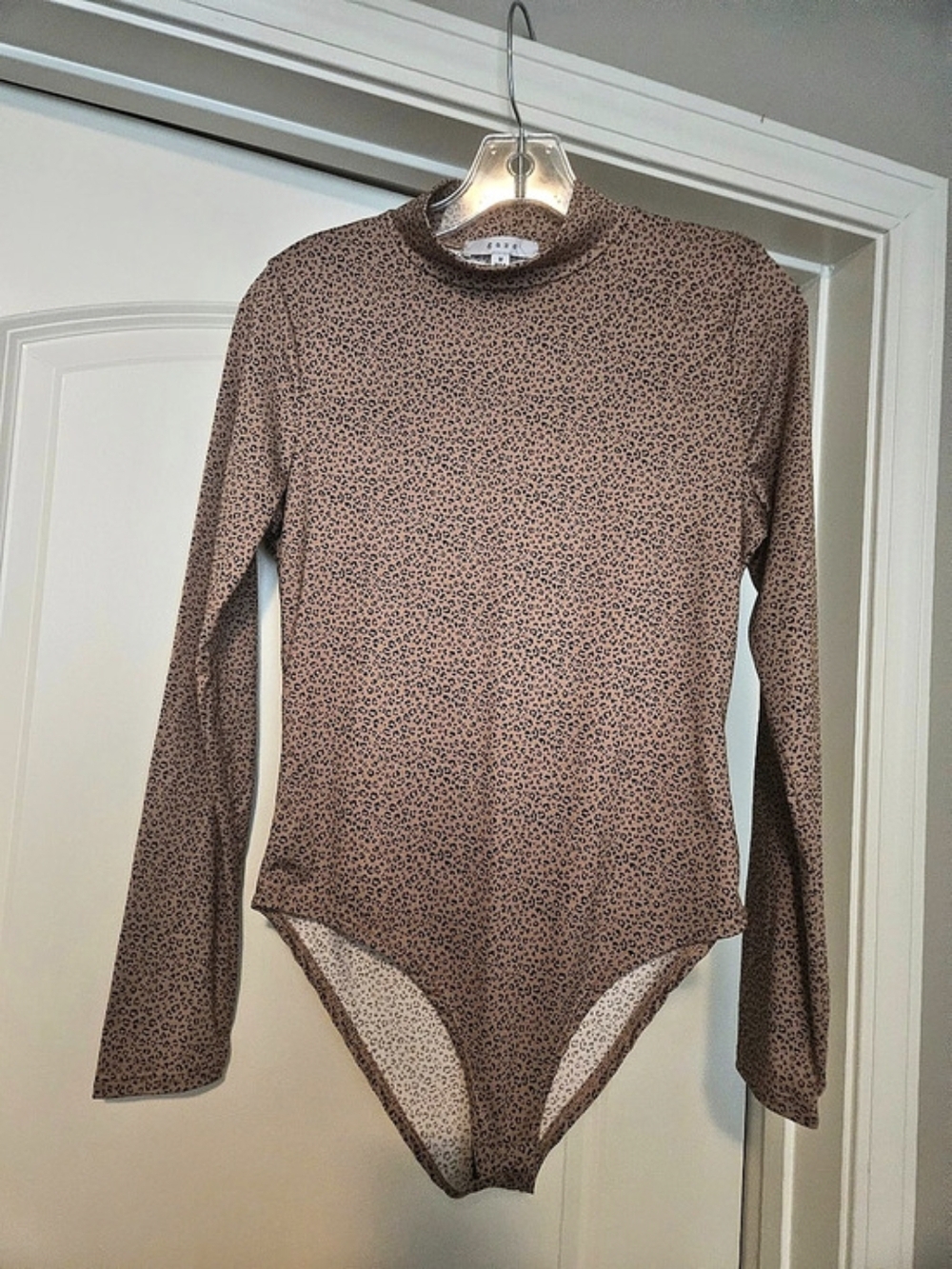 Gaze Leopard Print Long Sleeve Bodysuit in Brown Size Medium NWOT